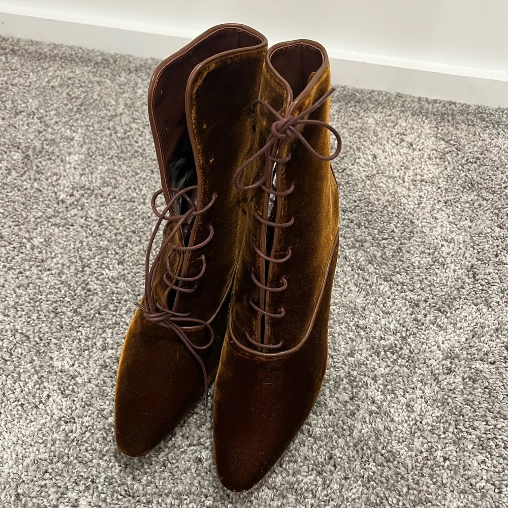 NWOB Doen Dasha Boots in Hickory Velvet Sz 41 - Picture 2 of 9